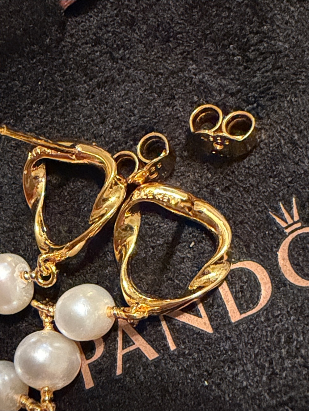 Pandora organically shaped circle & baroque treated freshwater pearldrop earring - Picture 4 of 4